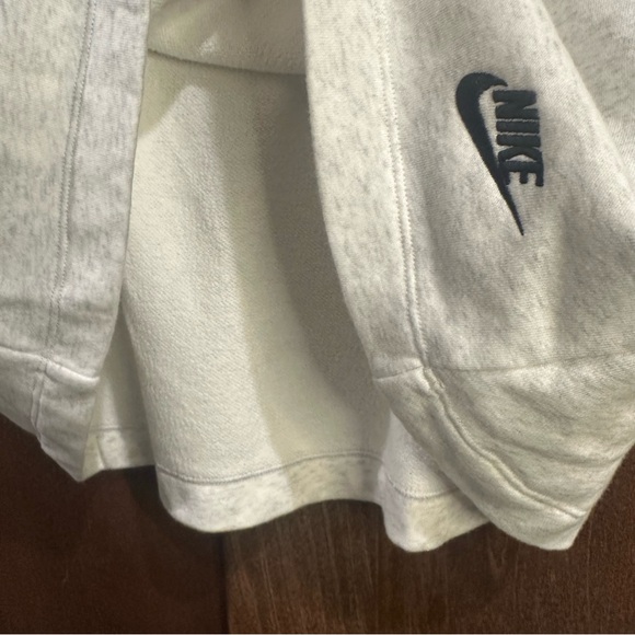 Nike Women's Heather Gray Skirt - Picture 3 of 5